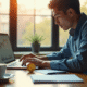 Jeune professionnel analysant graphiques bitcoin sur un ordinateur moderne